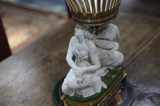A Paris porcelain dessert service centrepiece